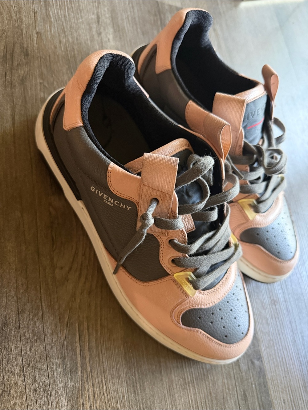 Givenchy Kids Pink and Gray Leather Low-Top Sneakers
